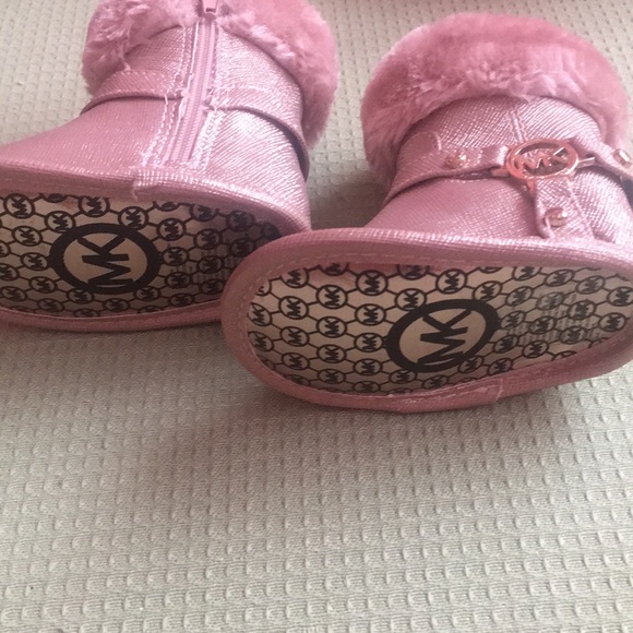 MK boots - Picture 4 of 4